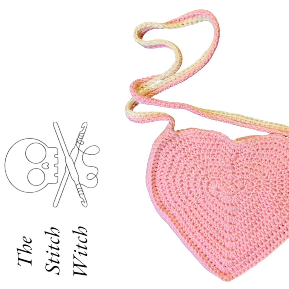 HAND CROCHETED Heart Shaped Crossbody Bag With Zipper Top